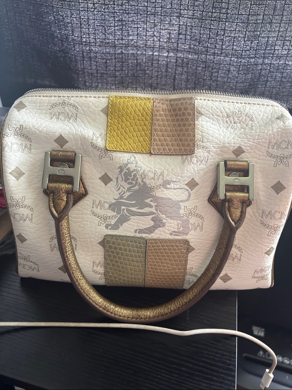 MCM Princess lion limited edition Boston bag - Picture 3 of 17